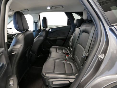 Used 2022 Ford Escape SEL image 9