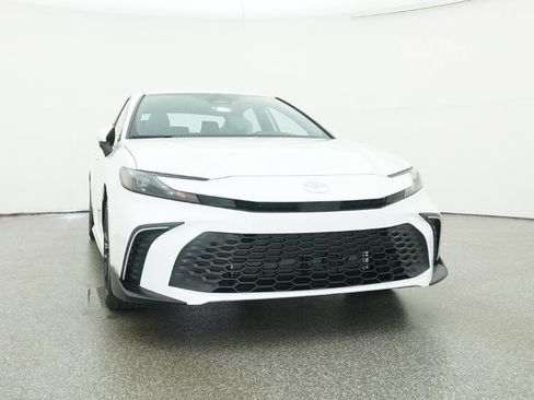 Used 2026 Toyota Camry SE FWD image 36