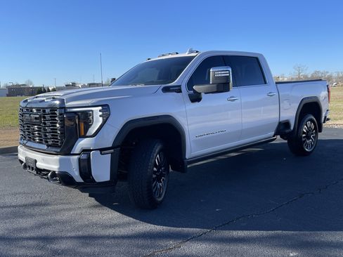 Used 2024 GMC Sierra 3500 Denali Ultimate image 5