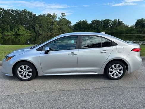 Certified 2024 Toyota Corolla LE FWD image 3