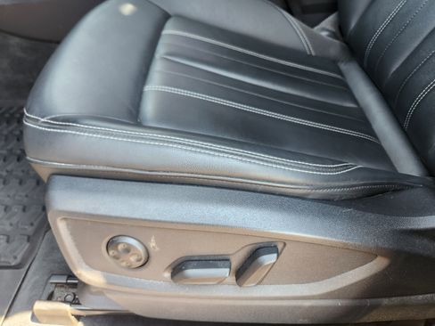 Used 2023 Audi Q5 2.0T Premium w/ Convenience Package image 19