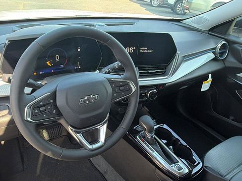New 2026 Chevrolet Trax LT w/ Driver Confidence Package FWD image 18