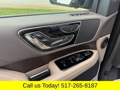 Used 2023 Lincoln Navigator Reserve AWD/4WD image 24