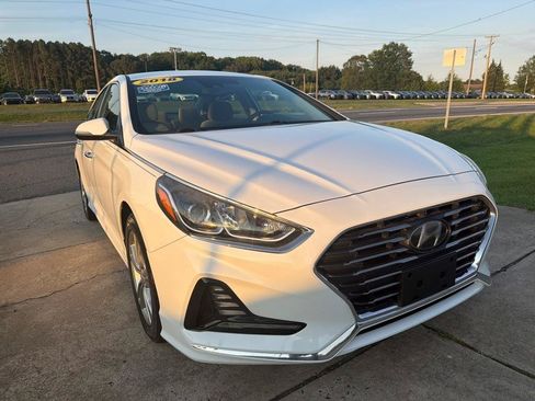 Used 2018 Hyundai Sonata SEL w/ Tech Package 02 FWD image 2