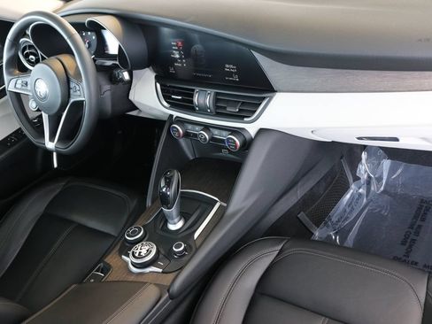 Used 2019 Alfa Romeo Giulia Ti AWD/4WD image 41