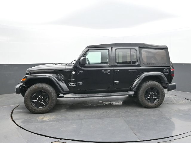 Used 2018 Jeep Wrangler Unlimited Sahara w/ Safety Group AWD/4WD image 2