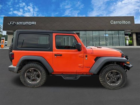 Used 2019 Jeep Wrangler Sport AWD/4WD image 4