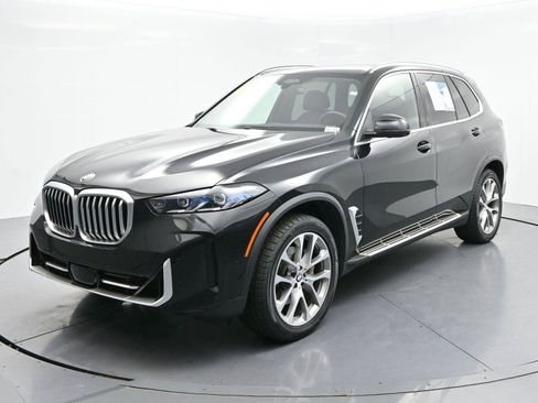 Used 2024 BMW X5 xDrive40i AWD/4WD image 3