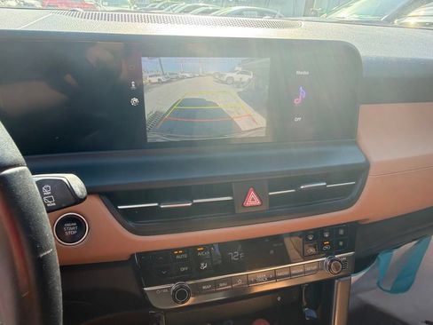 Used 2024 Kia Seltos EX FWD image 7