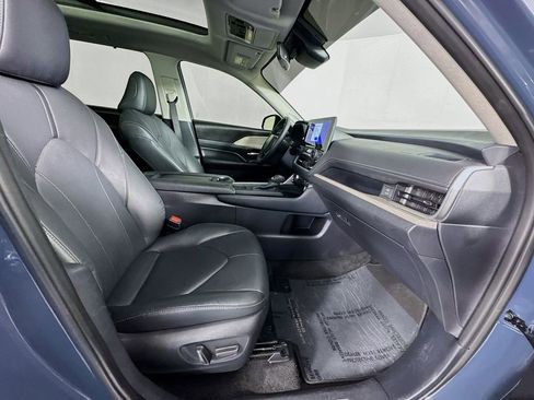 Used 2025 Toyota Grand Highlander Limited image 34