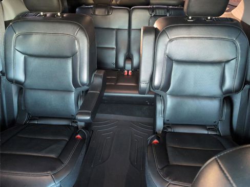 Used 2022 Ford Explorer Limited w/ Equipment Group 301A image 26