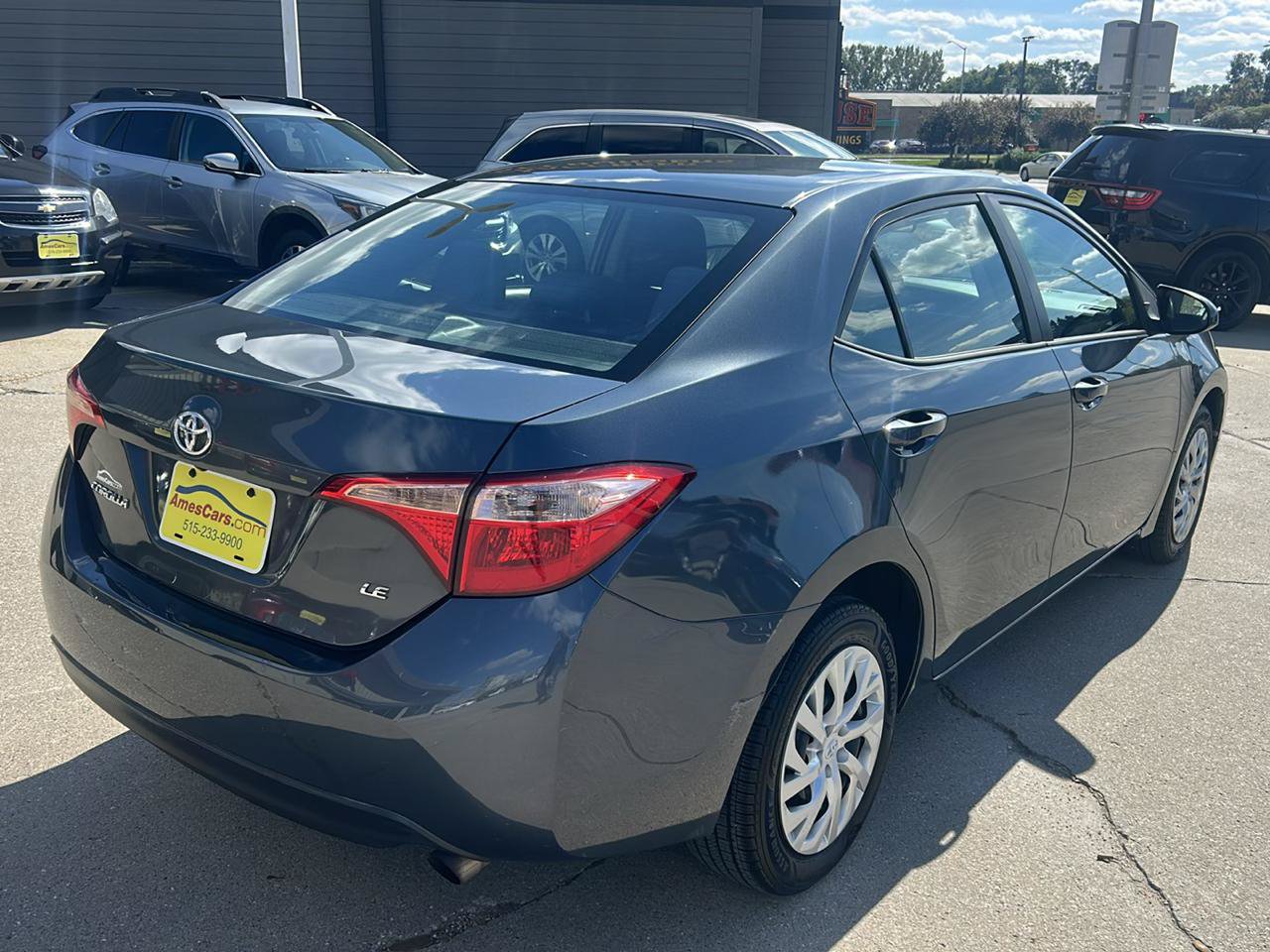 Used 2017 Toyota Corolla LE FWD image 3