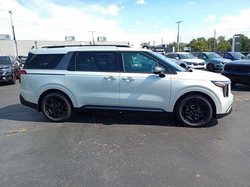 New 2026 Kia Carnival SX w/ SX Dark Edition Package FWD image 2