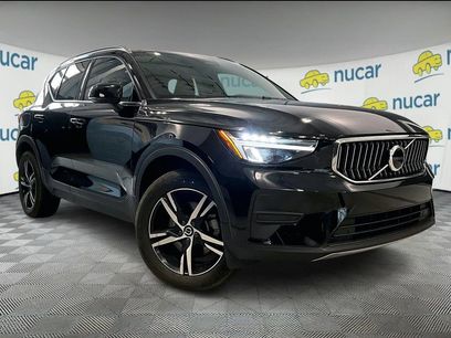 Used 2025 Volvo XC40 B5 Core