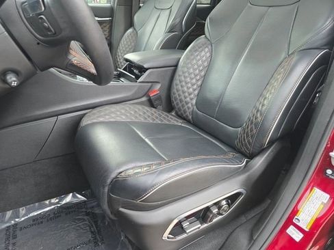 Used 2025 Jeep Grand Cherokee Summit image 5