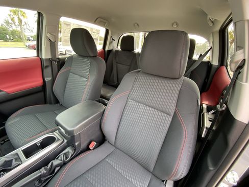 Used 2021 Toyota Tacoma SR5 RWD image 16