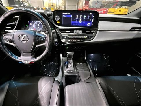 Used 2022 Lexus ES 300h w/ Accessory Package 2 image 15