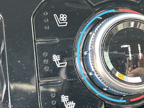 Certified 2024 GMC Sierra 1500 AT4 w/ Technology Package image 32