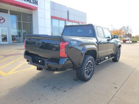 New 2025 Toyota Tacoma TRD Sport image 5