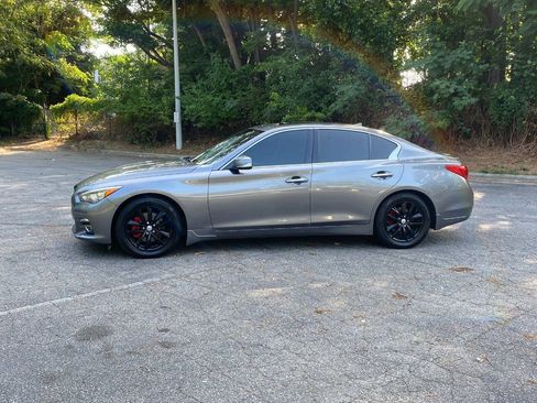 Used 2015 INFINITI Q50 w/ Moonroof Package RWD image 9