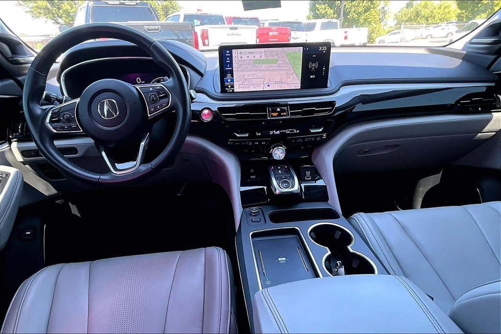 Used 2025 Acura MDX w/ Technology Package FWD image 18
