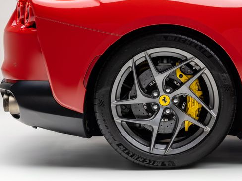 Used 2020 Ferrari 812 Superfast RWD image 24