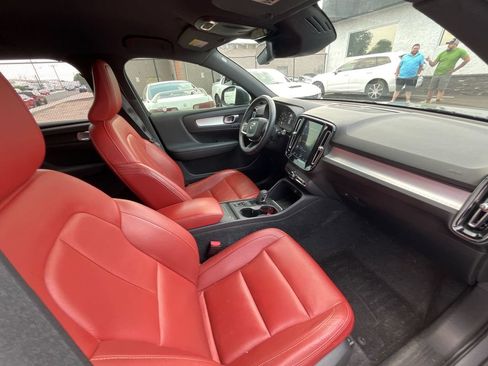 Used 2019 Volvo XC40 T5 Momentum AWD/4WD image 11
