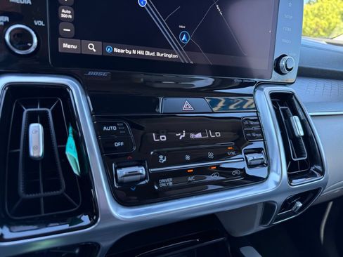 Certified 2023 Kia Sorento SX Prestige AWD/4WD image 31