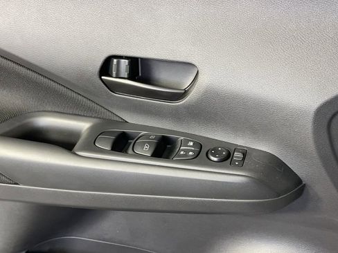 New 2025 Nissan Kicks Play S image 29