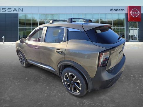 New 2026 Nissan Kicks SV w/ SV Premium Package image 7