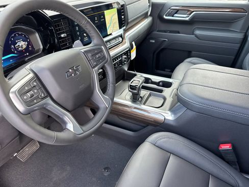 New 2026 Chevrolet Silverado 1500 LT Trail Boss w/ LT Trail Boss Premium Package AWD/4WD image 9