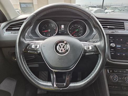 Used 2018 Volkswagen Tiguan SE FWD image 11