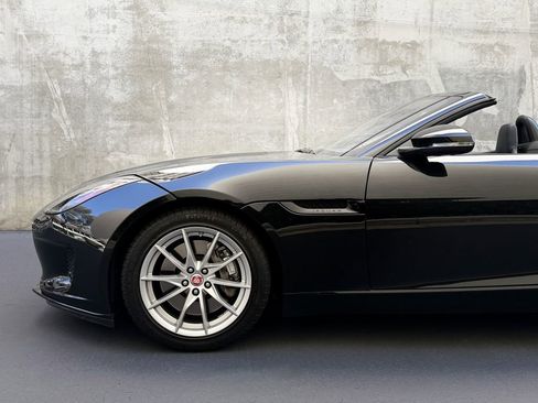 Used 2020 Jaguar F-TYPE image 9