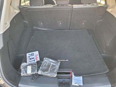 Used 2023 Nissan Rogue SV FWD image 7