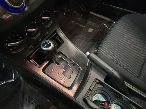 Used 2012 MAZDA MAZDA3 i Touring image 25
