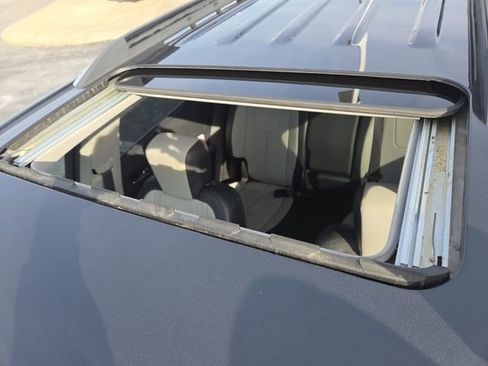 Used 2017 GMC Terrain SLT w/ Open Road Package image 3