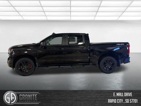 Used 2023 Chevrolet Silverado 1500 RST w/ Redline Edition AWD/4WD image 3