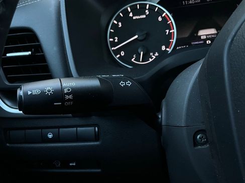 Used 2025 Nissan Rogue SV image 34