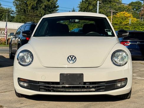 Used 2012 Volkswagen Beetle Launch Edition FWD image 8