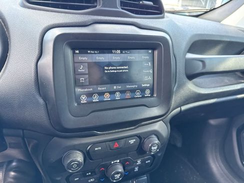 Used 2019 Jeep Renegade Altitude w/ Quick Order Package 22M AWD/4WD image 29
