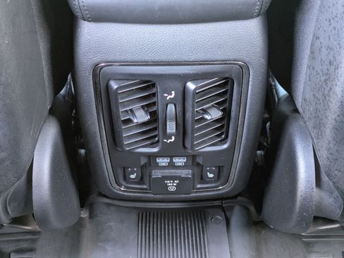Used 2019 Jeep Grand Cherokee High Altitude AWD/4WD image 18
