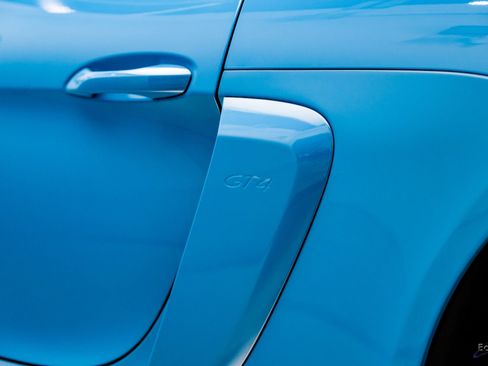 Used 2020 Porsche 718 Cayman GT4 RWD image 34
