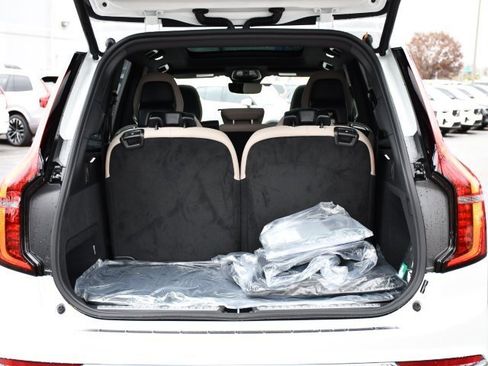 New 2026 Volvo XC90 B6 Plus w/ Protection Package Premier image 28