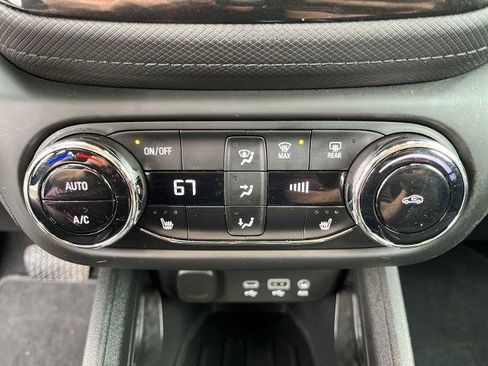 Certified 2023 Chevrolet TrailBlazer LT w/ Convenience Package FWD image 17