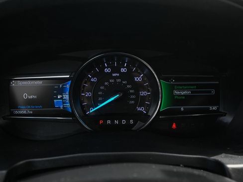 Used 2017 Ford Explorer XLT w/ Equipment Group 201A AWD/4WD image 39