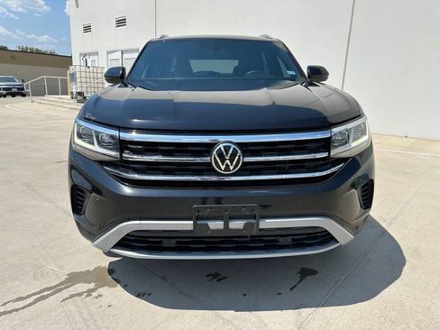 Used 2022 Volkswagen Atlas Cross Sport SE AWD/4WD image 2