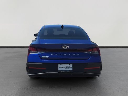 Used 2024 Hyundai Elantra SEL FWD image 4