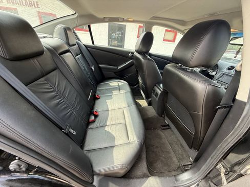 Used 2011 Nissan Altima 3.5 SR w/ 3.5SR Premium Pkg FWD image 16