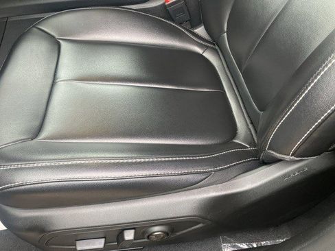 Certified 2024 Jeep Grand Cherokee Limited w/ Black Appearance Package image 6