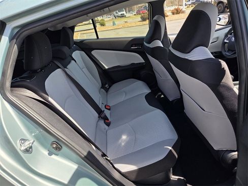 Used 2016 Toyota Prius Two image 11